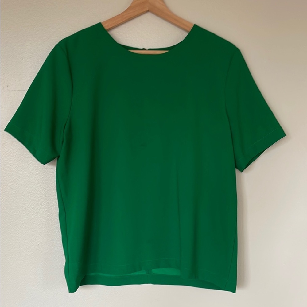 Woven Crew Neck Short Sleeve Blouse - Kelly Green, Ann Taylor - Size Medium - Picture 4 of 11